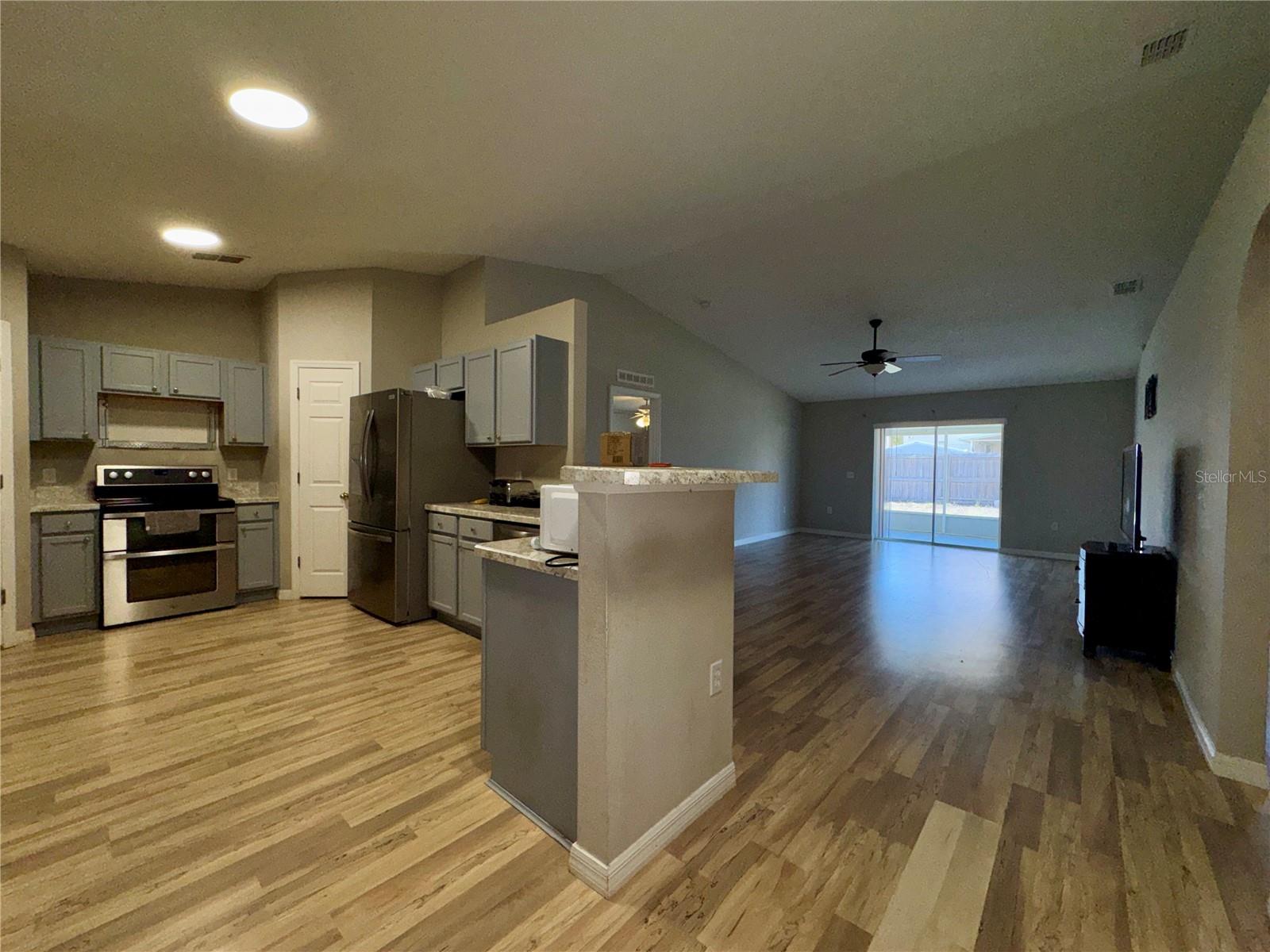 Image 3 of 32 For 12626 Lake Vista Drive