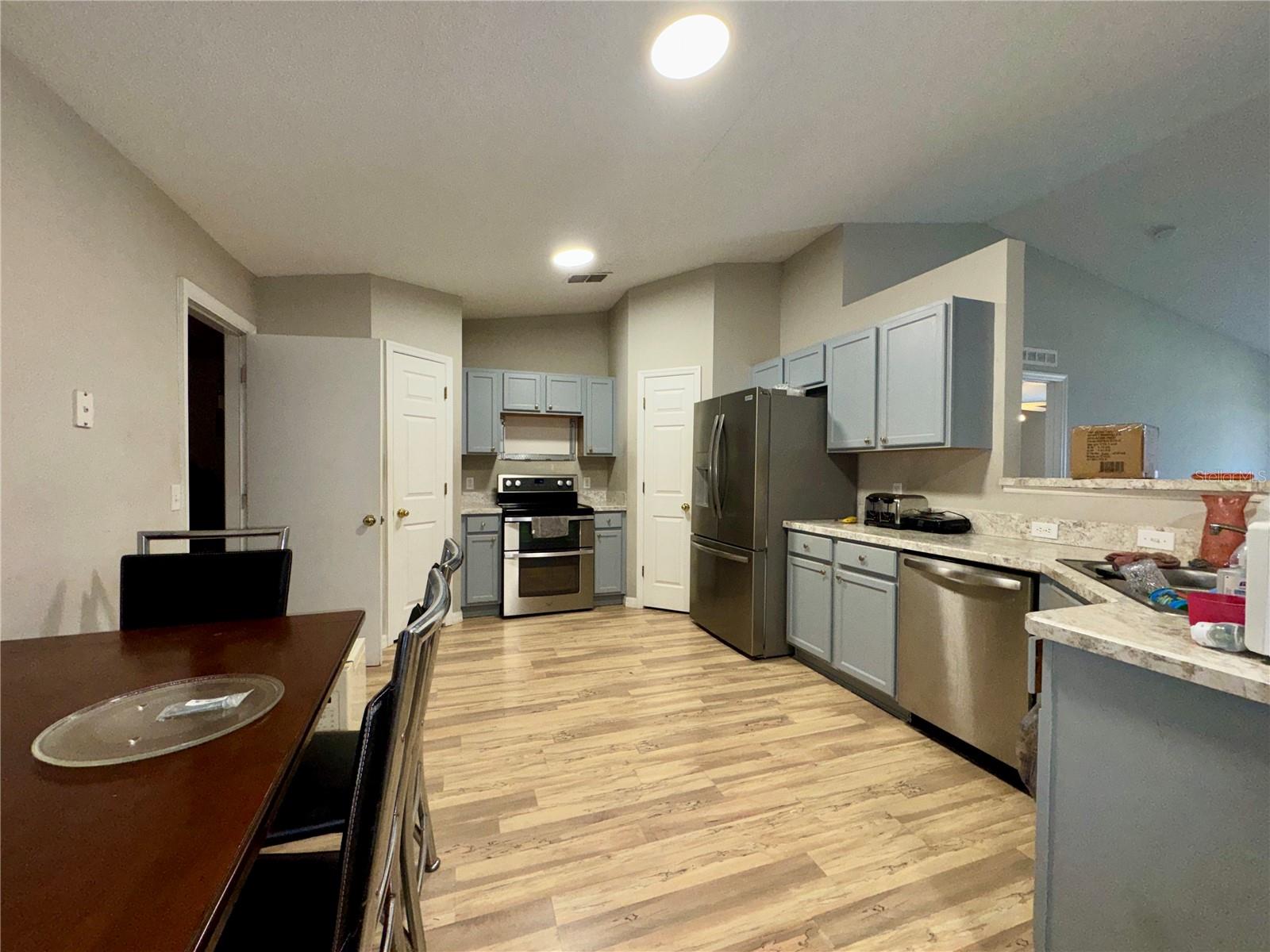 Image 4 of 32 For 12626 Lake Vista Drive