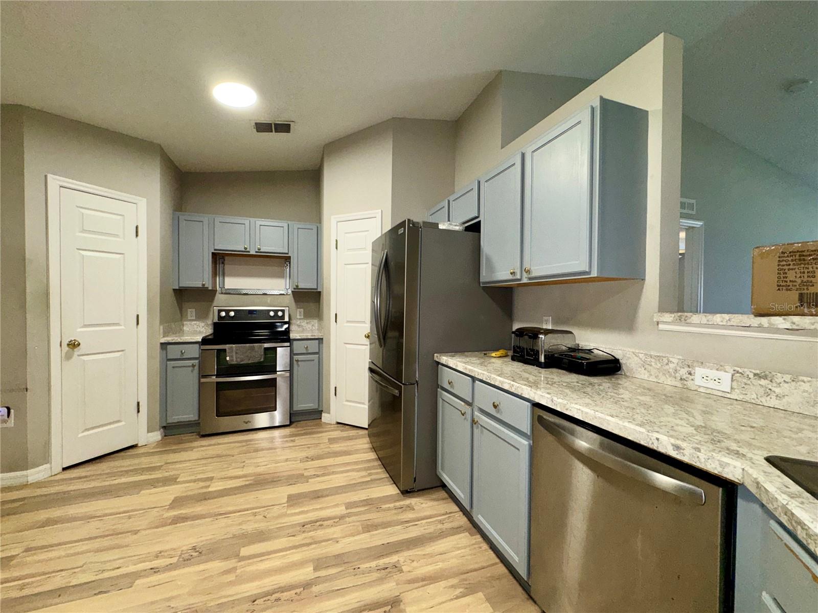 Image 5 of 32 For 12626 Lake Vista Drive