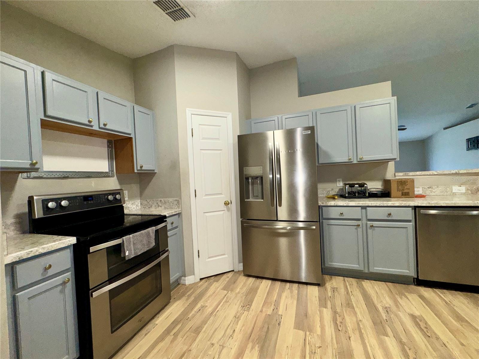 Image 7 of 32 For 12626 Lake Vista Drive