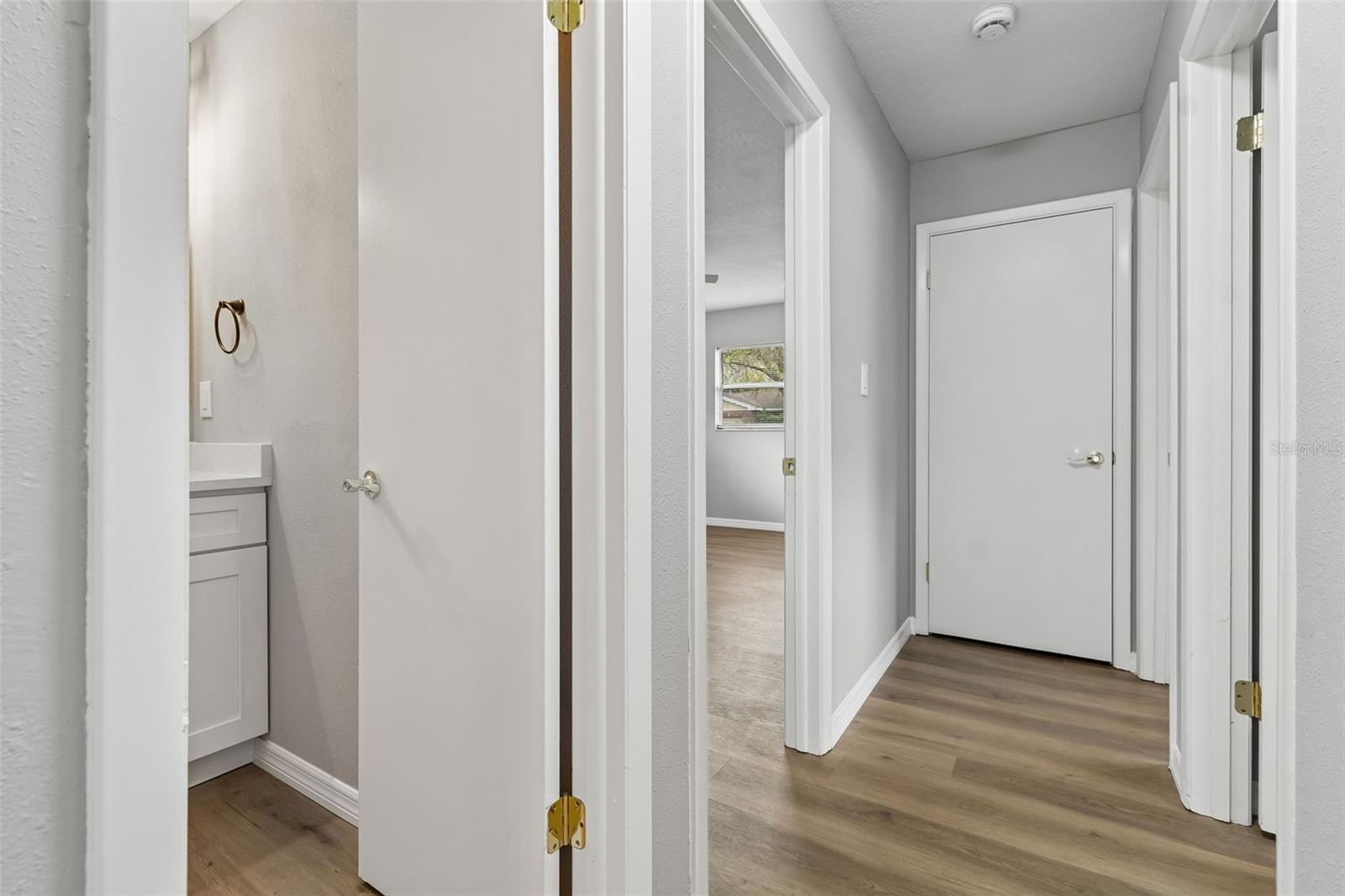 Listing photo id 17 for 3817 Twilight Drive