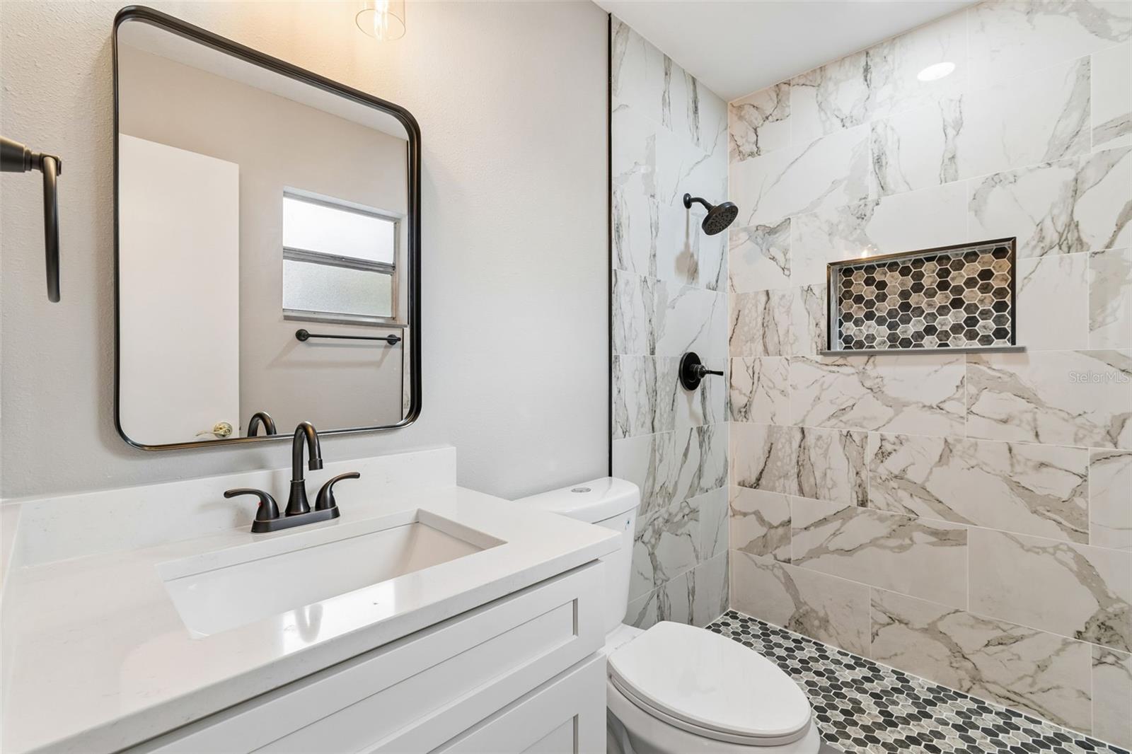 Listing photo id 24 for 3817 Twilight Drive