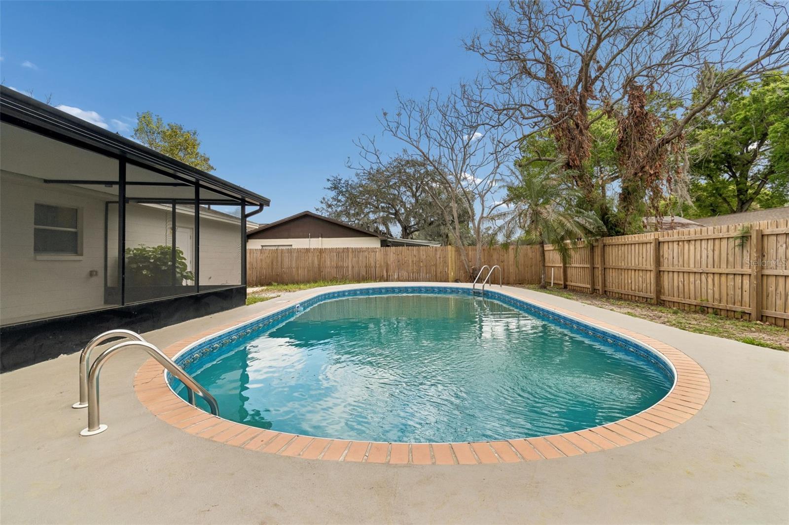 Listing photo id 32 for 3817 Twilight Drive