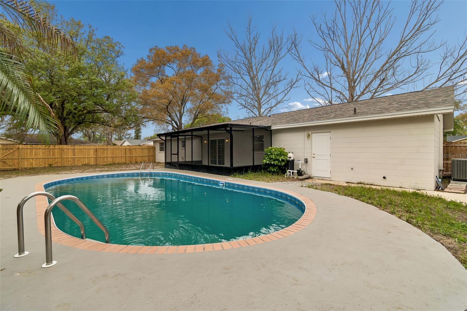 Listing photo id 37 for 3817 Twilight Drive