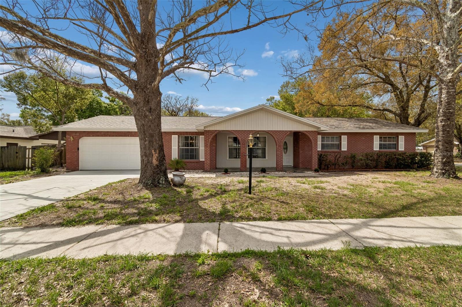 Listing photo id 4 for 3817 Twilight Drive