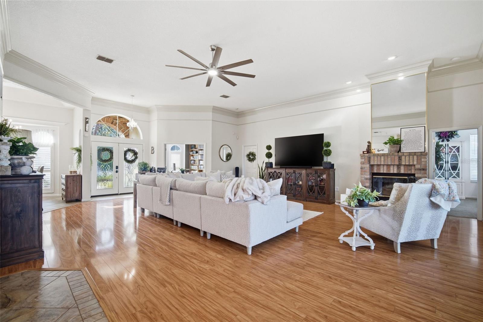 Image 11 of 51 For 2714 Barret Avenue