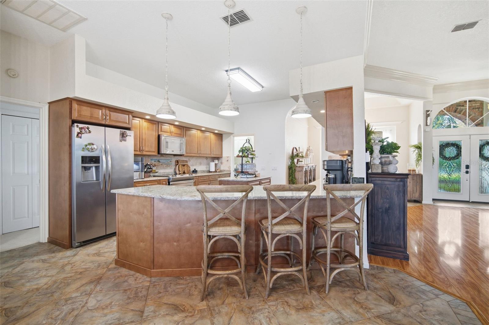 Image 19 of 51 For 2714 Barret Avenue