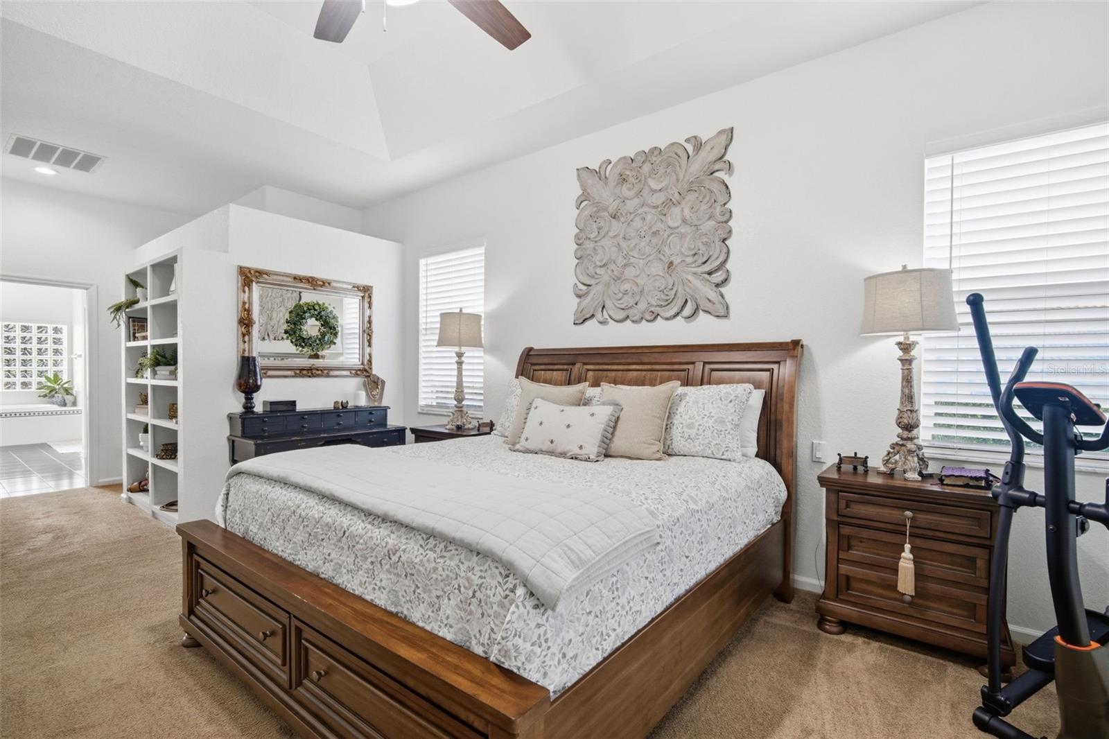 Image 21 of 51 For 2714 Barret Avenue