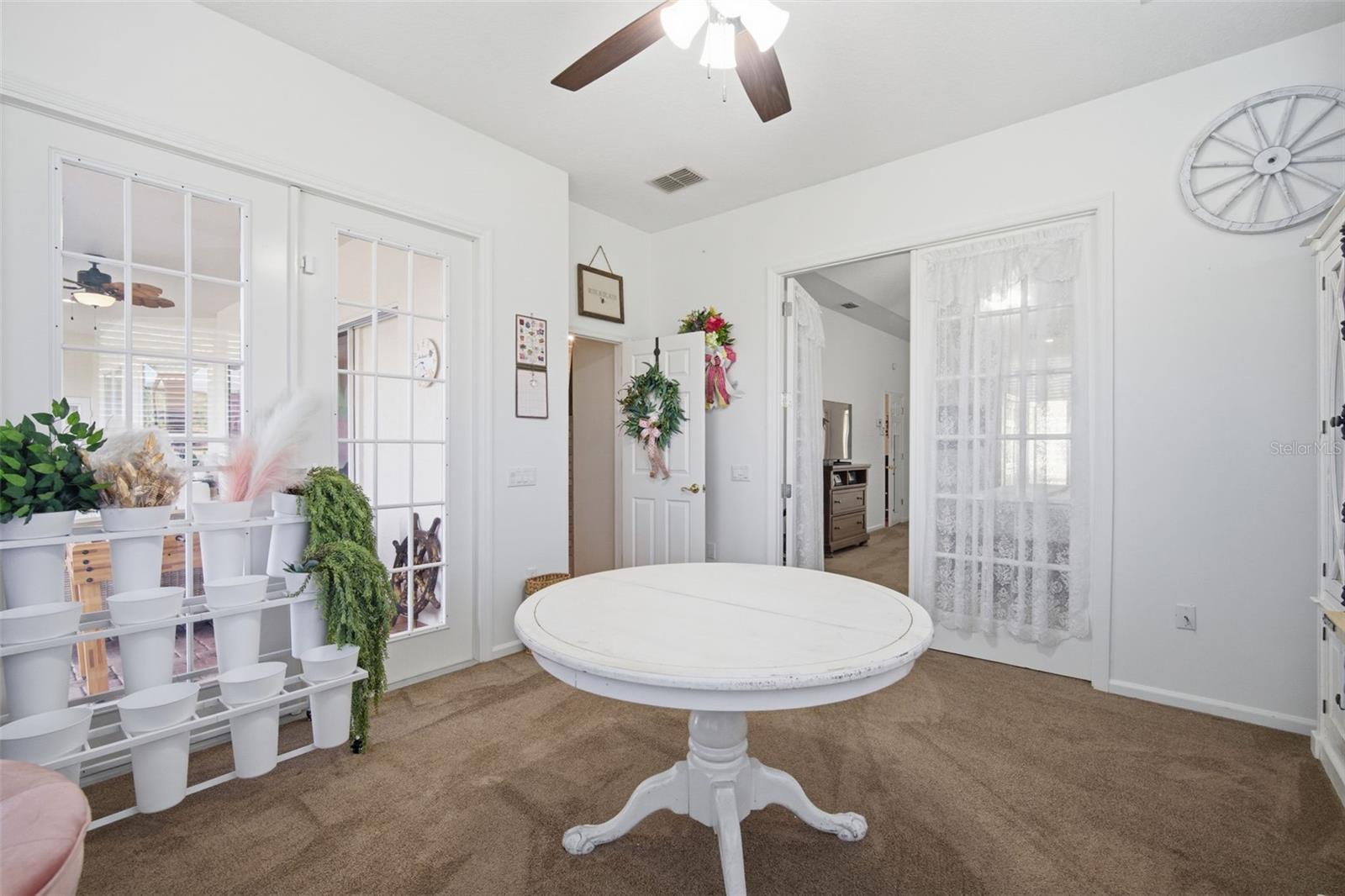 Image 24 of 51 For 2714 Barret Avenue