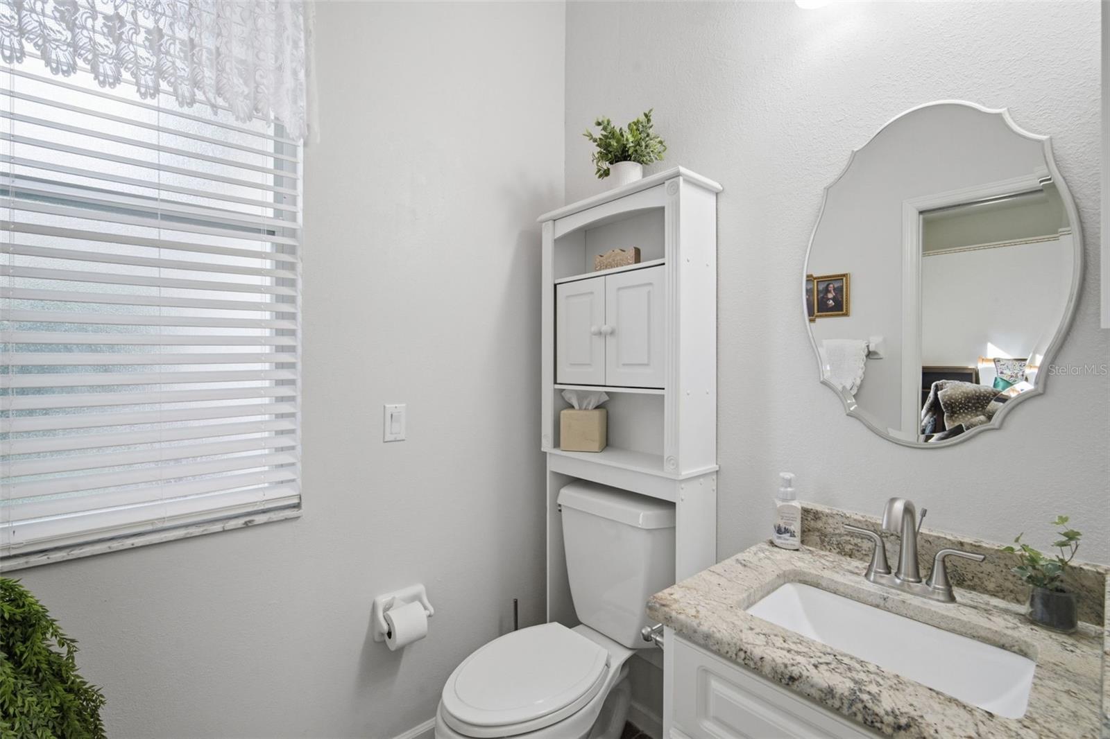 Image 28 of 51 For 2714 Barret Avenue