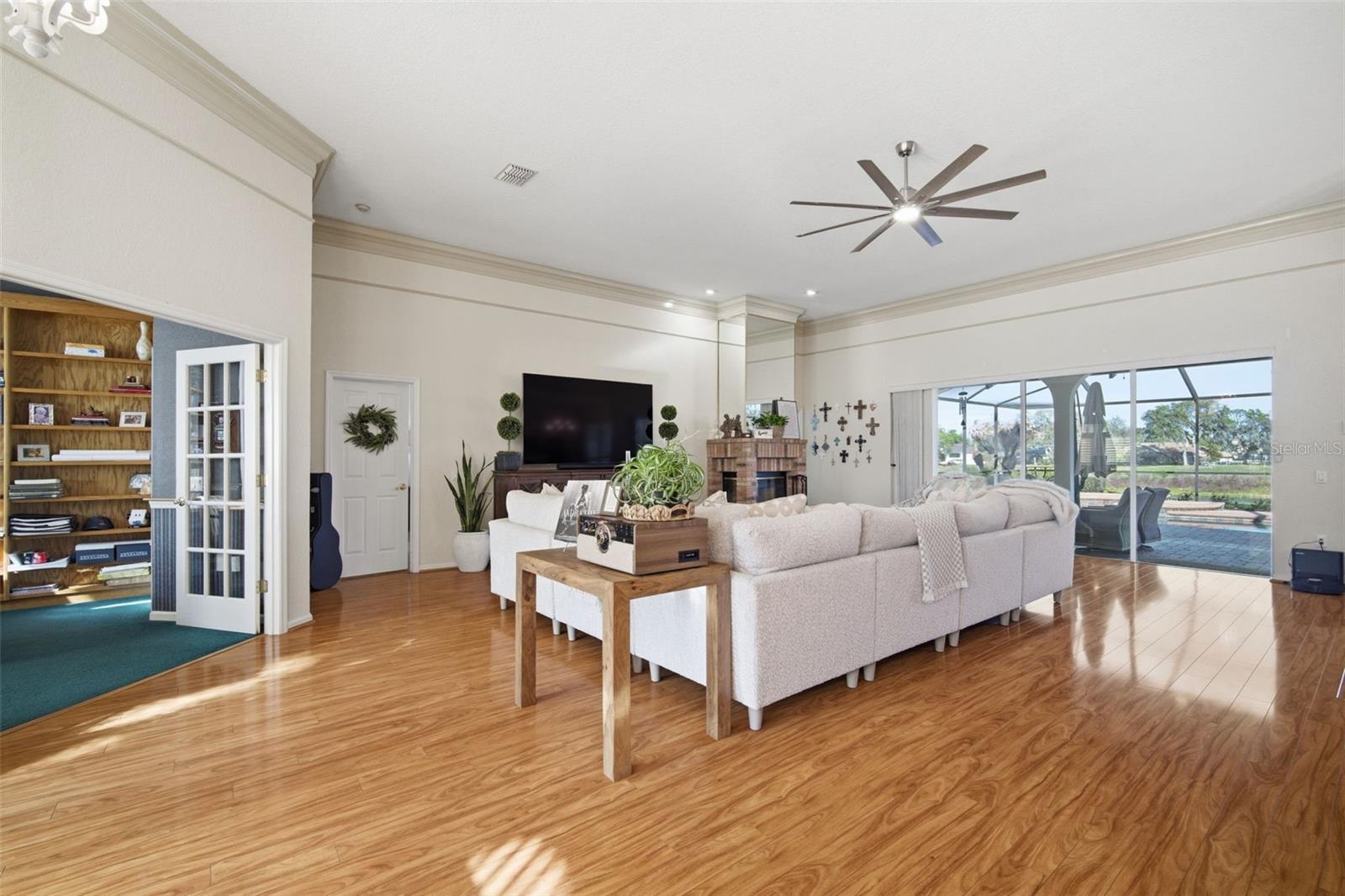 Image 6 of 51 For 2714 Barret Avenue