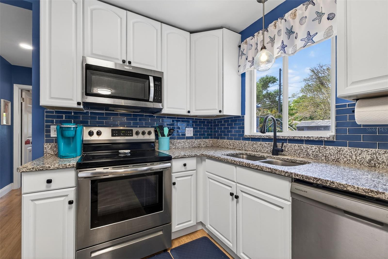 Image 10 of 33 For 2530 51st Street N