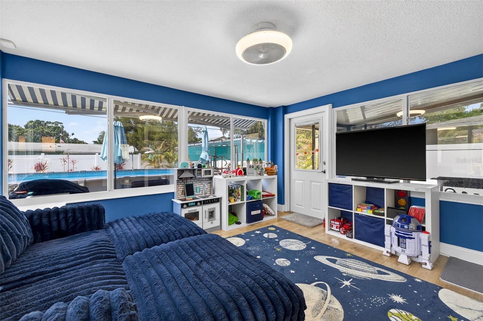 Image 15 of 33 For 2530 51st Street N