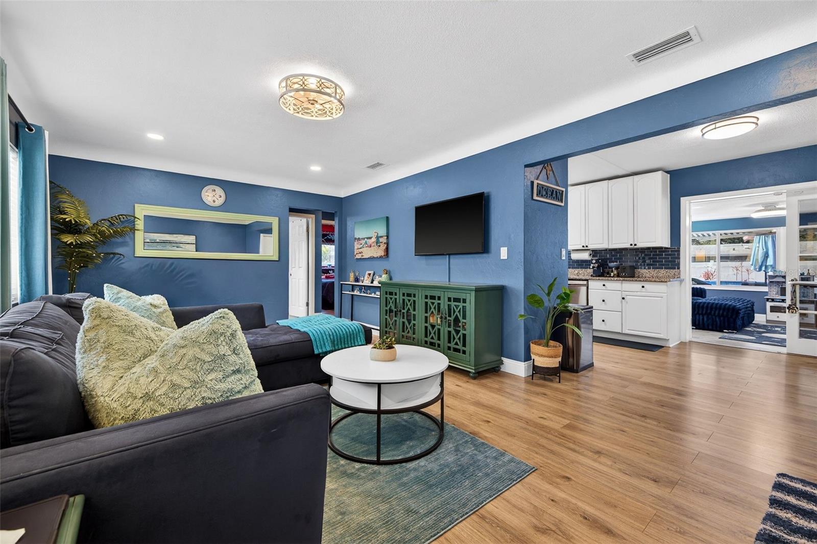 Image 4 of 33 For 2530 51st Street N