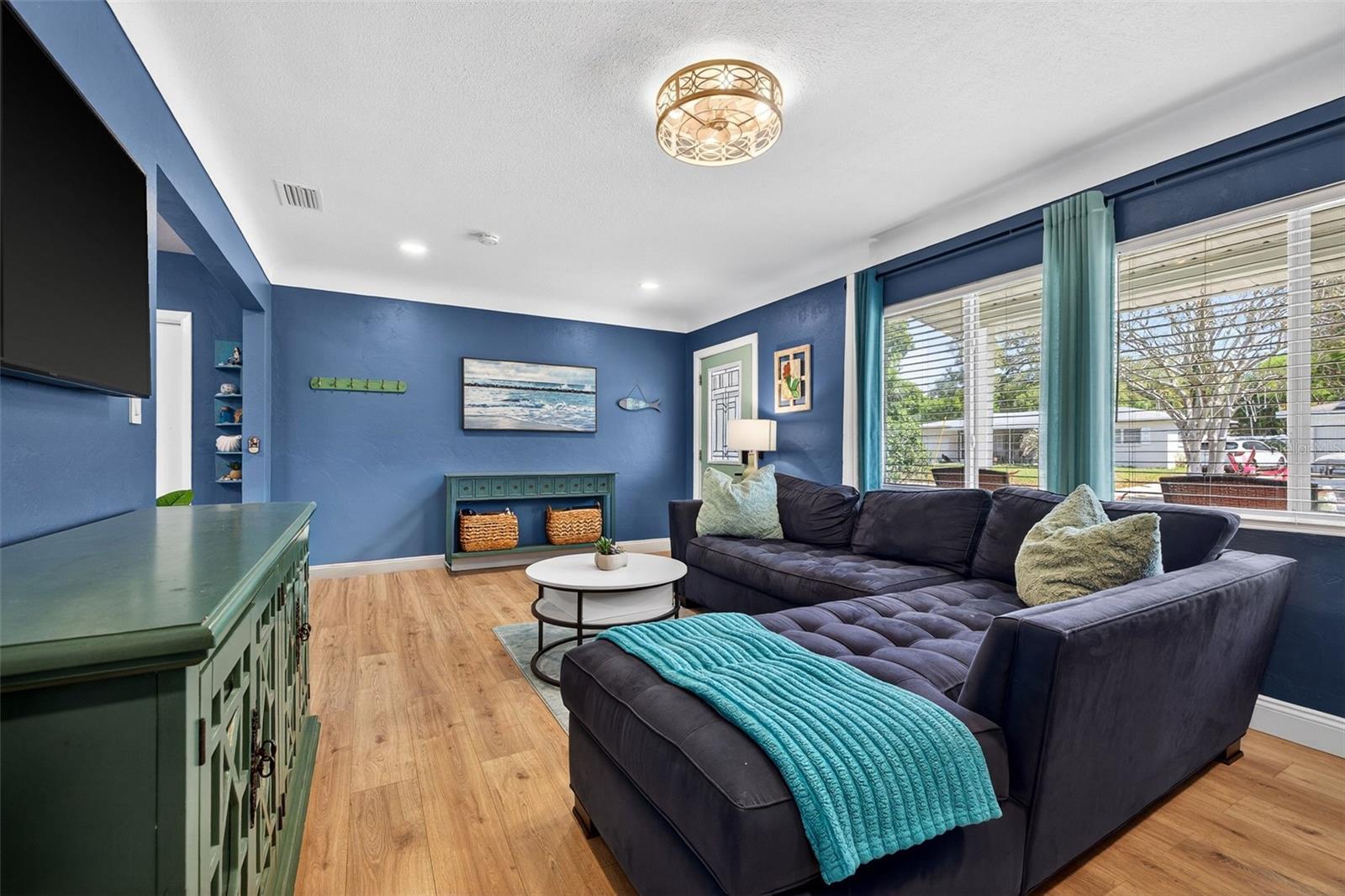 Image 6 of 33 For 2530 51st Street N