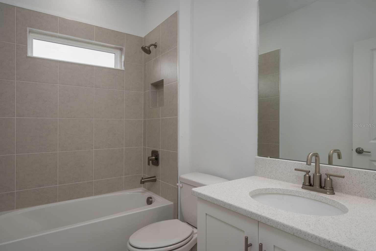 Image 20 of 41 For 318 Rafael Boulevard Ne