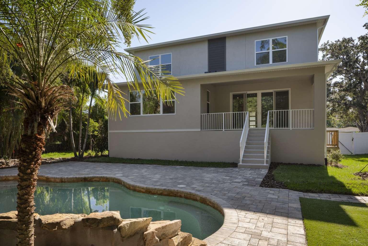 Image 35 of 41 For 318 Rafael Boulevard Ne