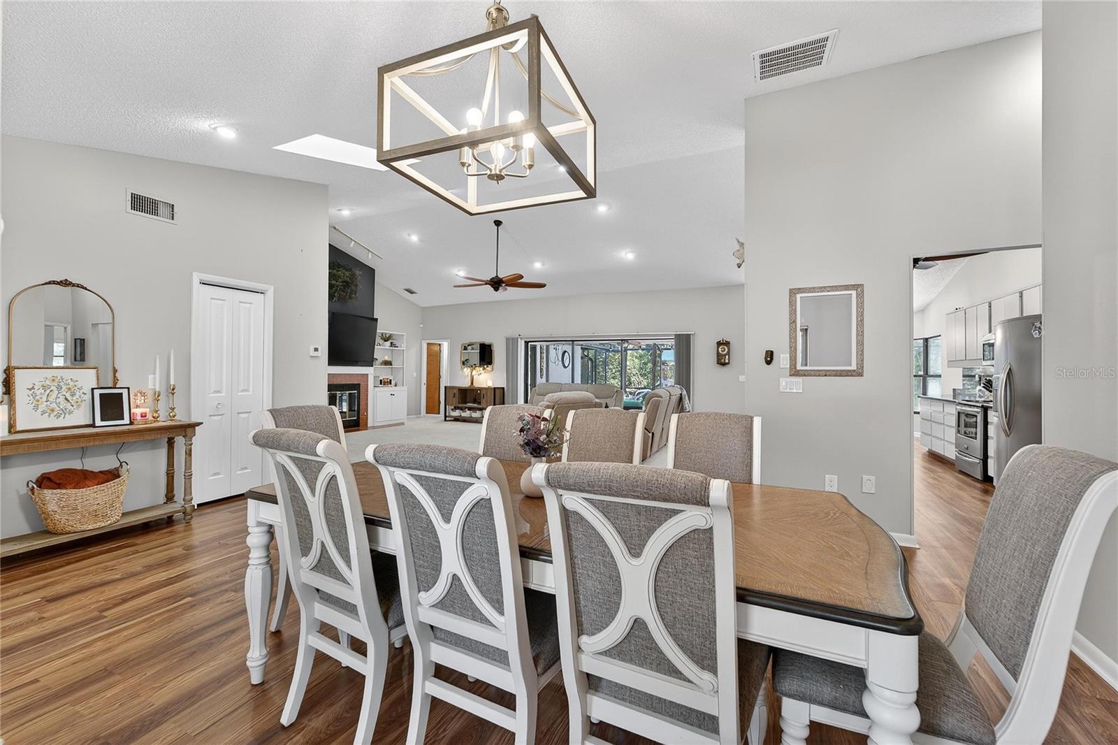 Image 4 of 72 For 23 Chinkapin Circle