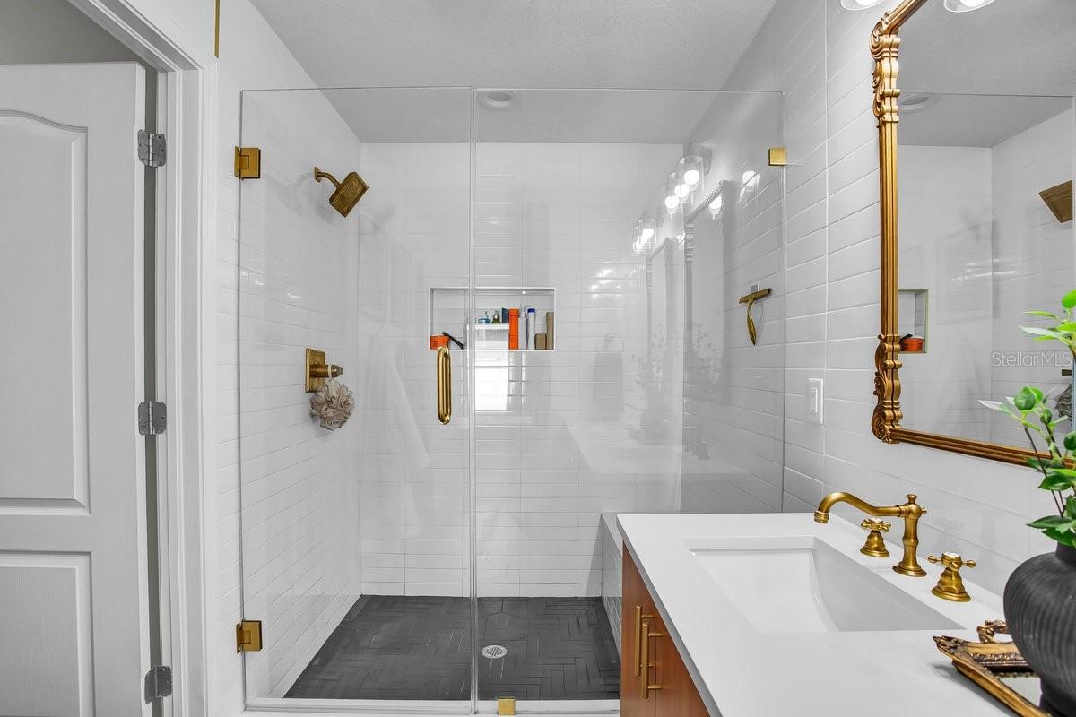 Image 34 of 42 For 18565 Strombury Drive