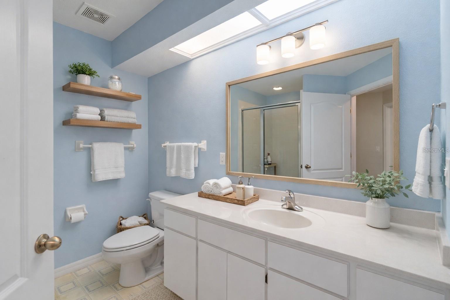 Image 14 of 20 For 6741 Northlake Drive