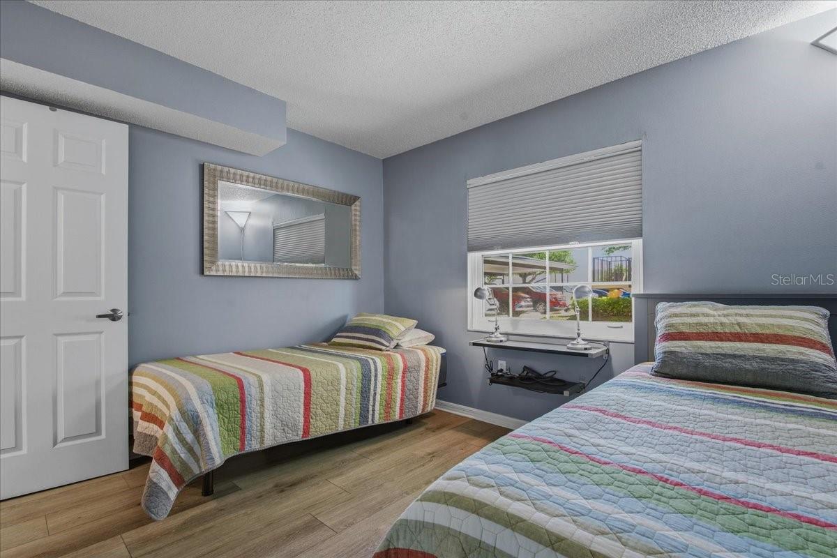 Image 20 of 37 For 2400 Winding Creek Boulevard 20a