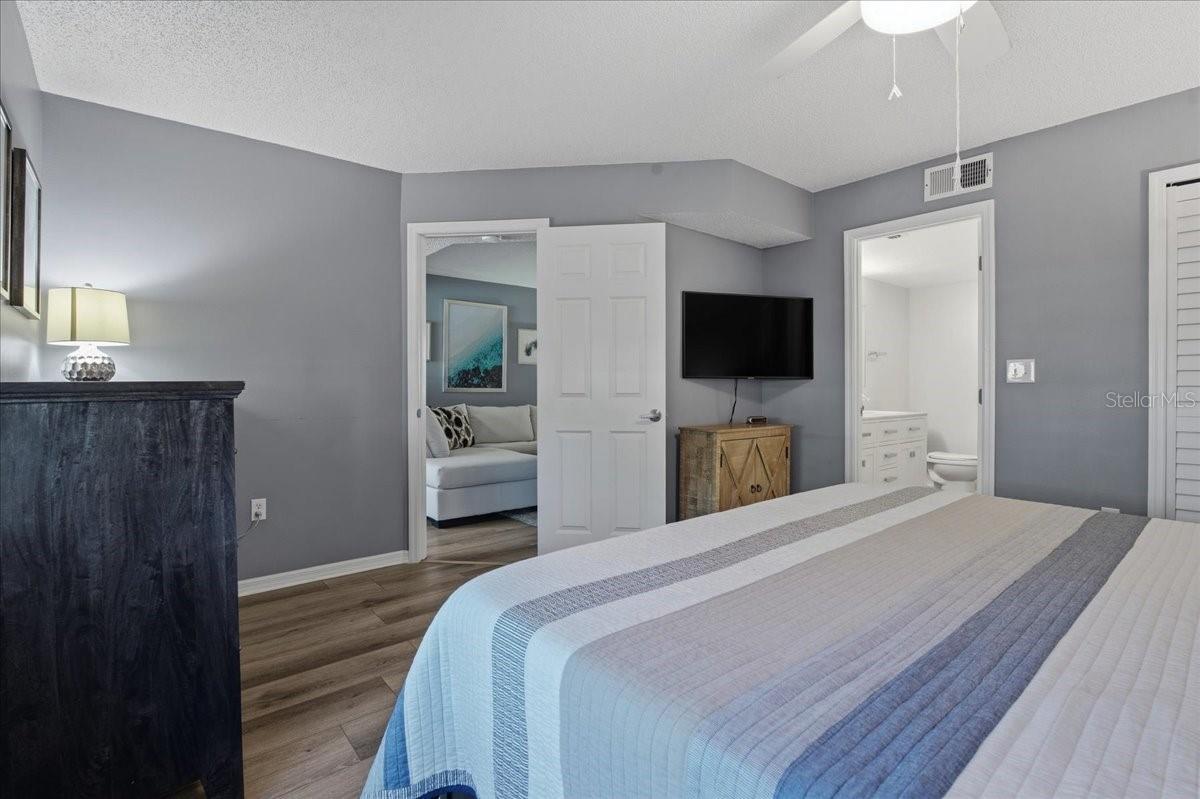 Image 25 of 37 For 2400 Winding Creek Boulevard 20a