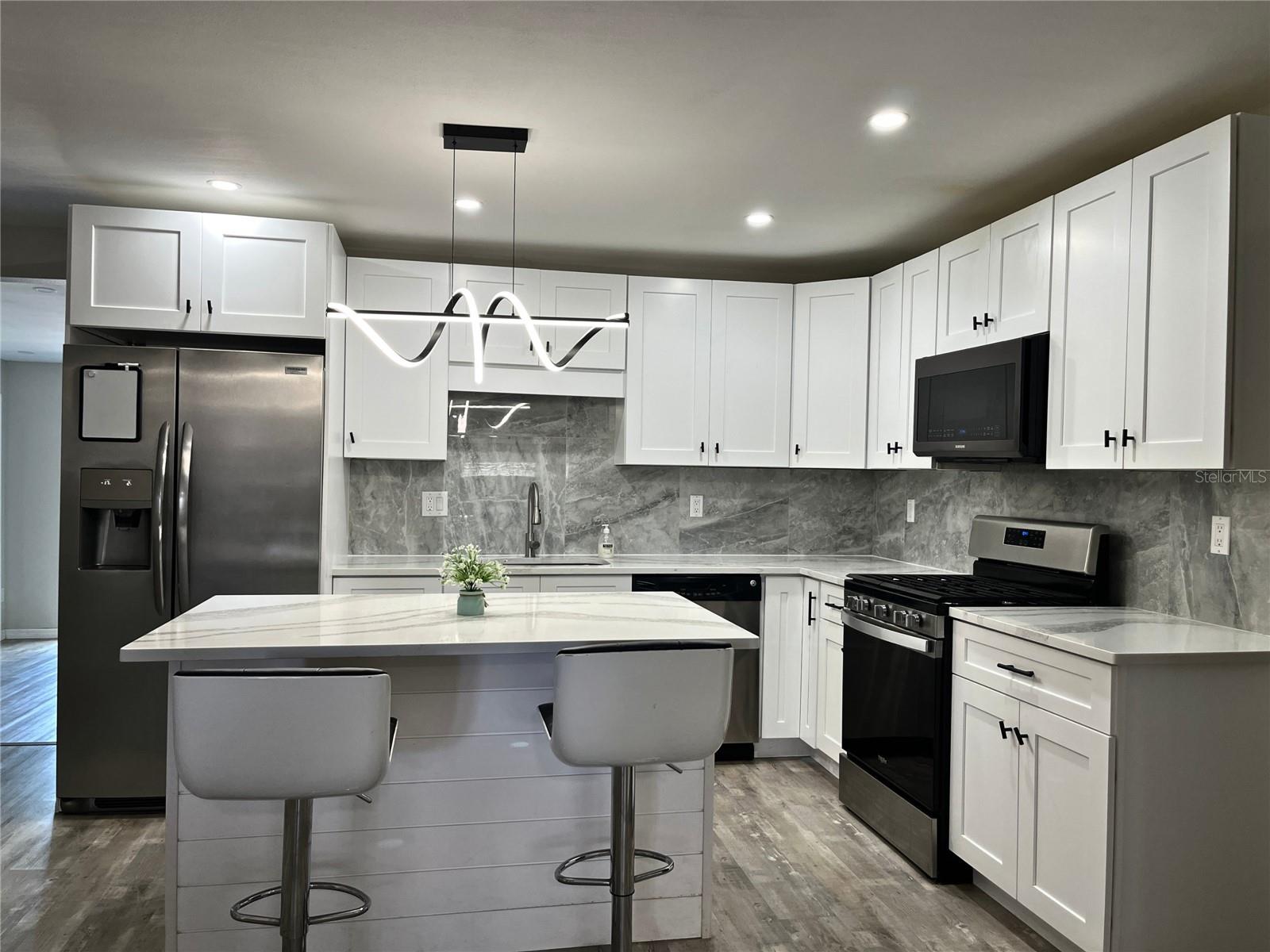 Image 3 of 16 For 1039 Missouri Avenue