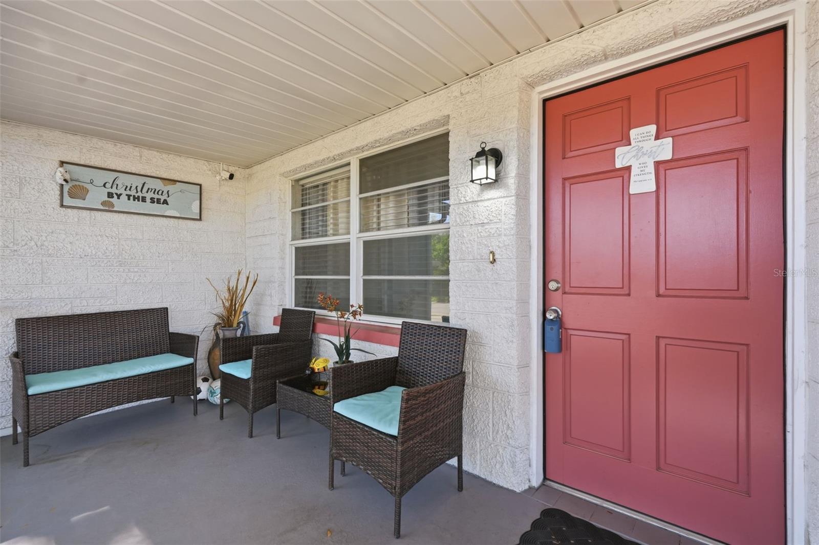 Listing photo id 11 for 9825 Lakeside Lane