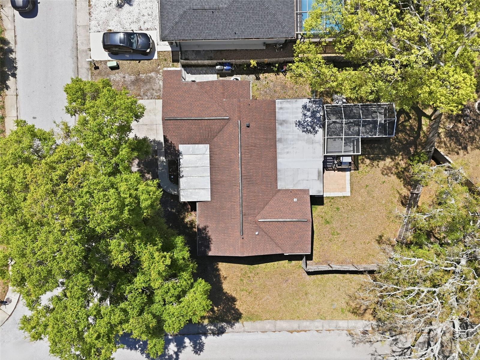 Listing photo id 0 for 9825 Lakeside Lane