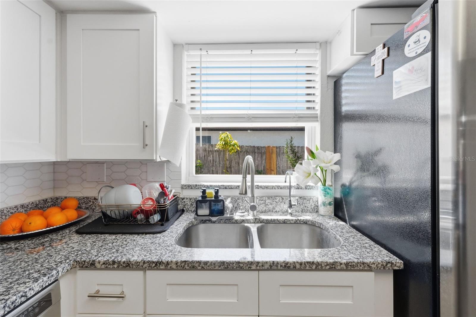 Listing photo id 24 for 9825 Lakeside Lane