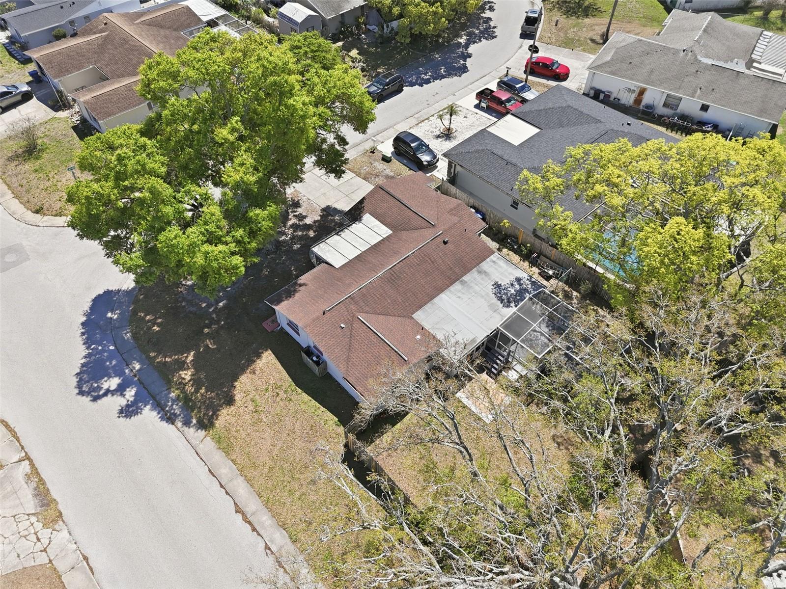 Listing photo id 35 for 9825 Lakeside Lane