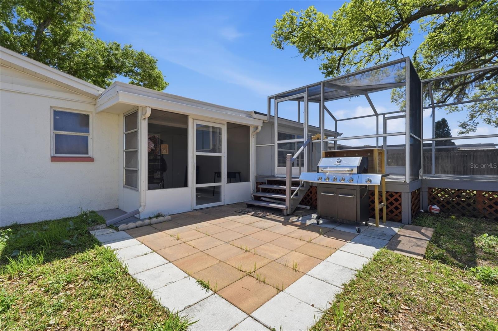 Listing photo id 43 for 9825 Lakeside Lane