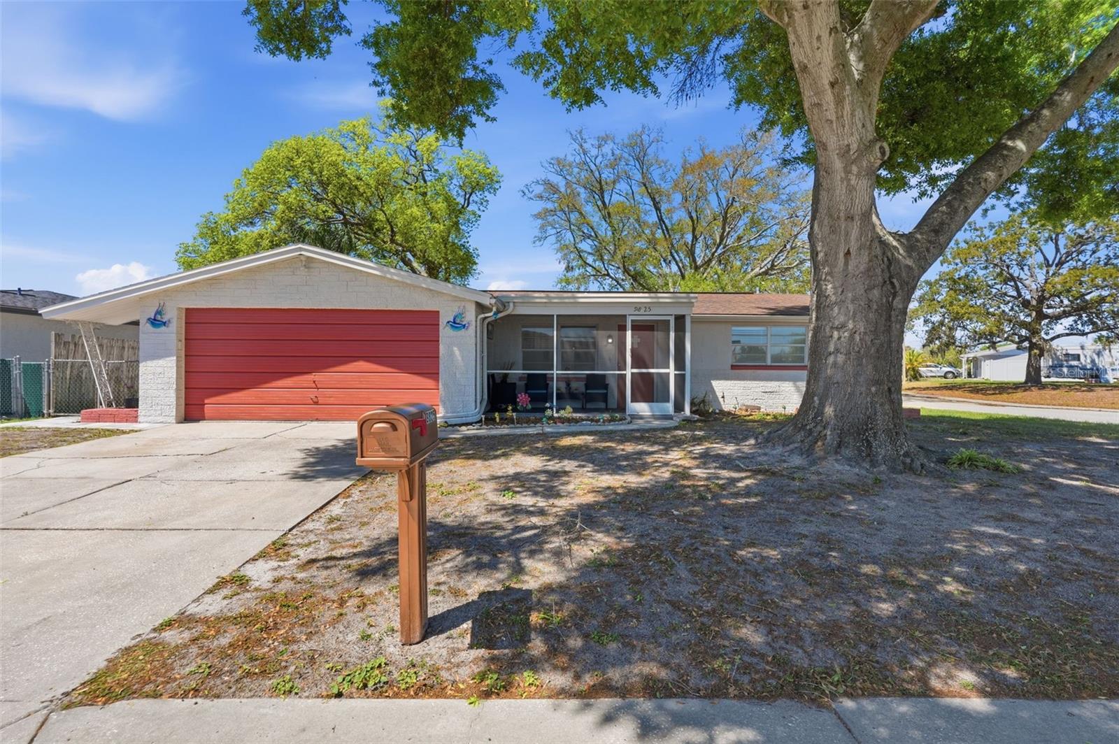 Listing photo id 6 for 9825 Lakeside Lane