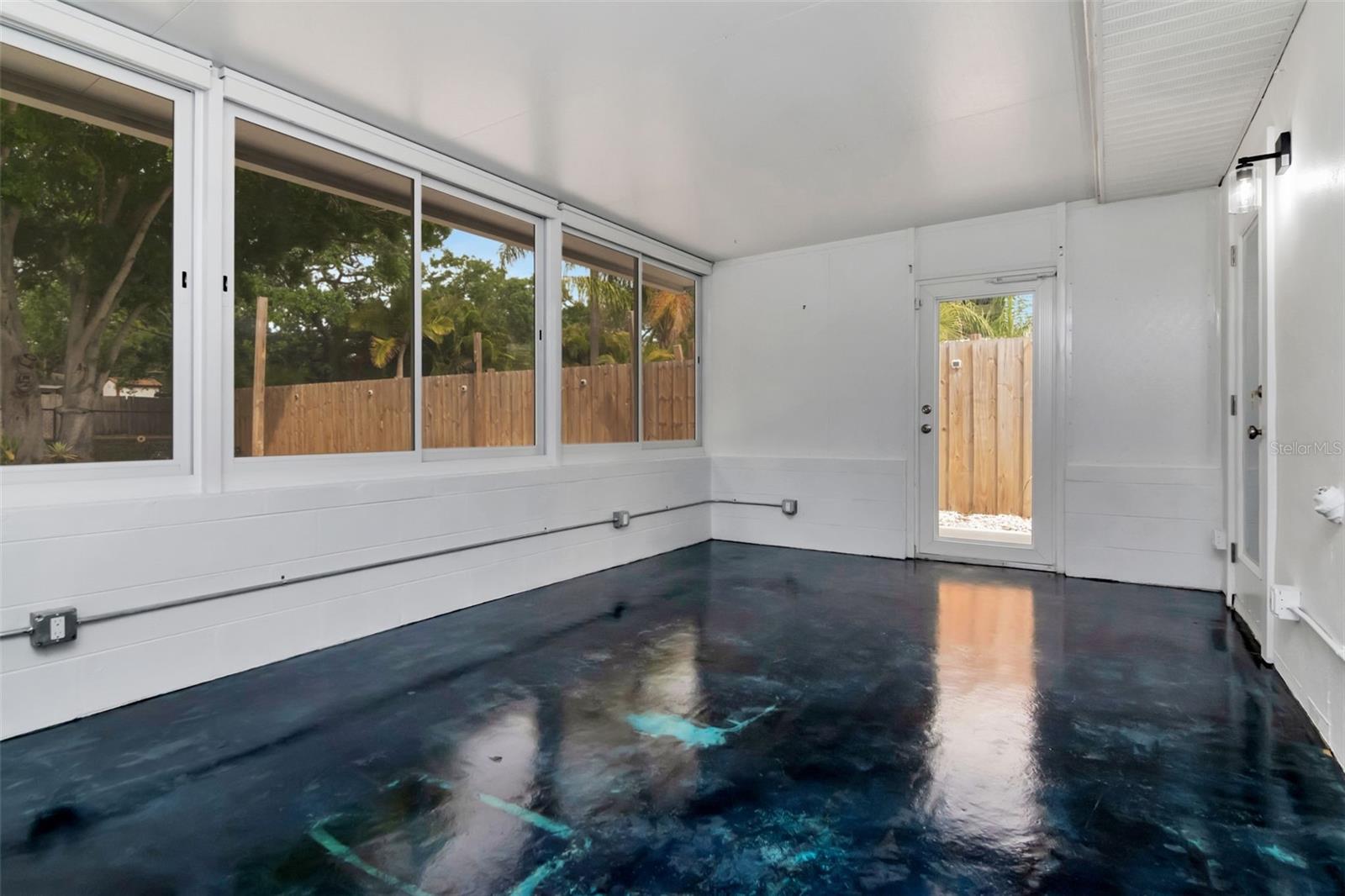 Image 29 of 58 For 1840 Douglas Avenue