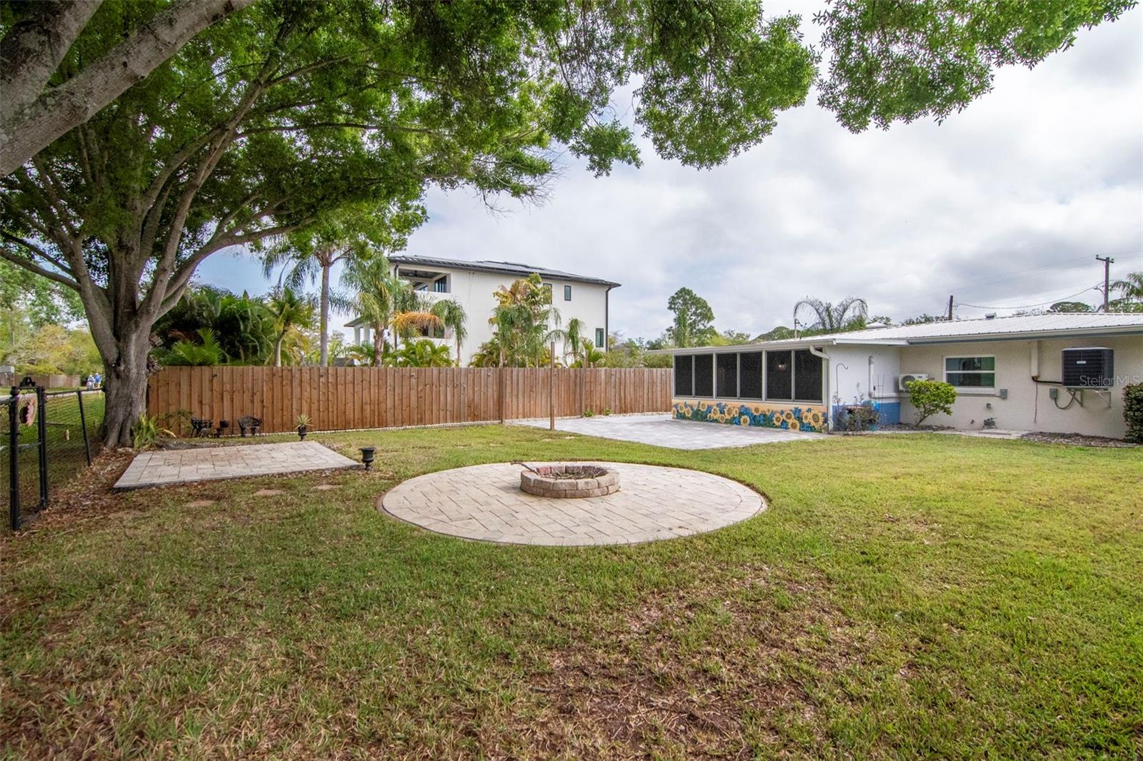 Image 45 of 58 For 1840 Douglas Avenue