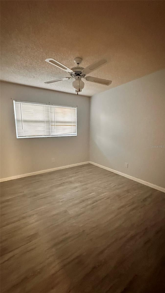 Image 12 of 37 For 2330 Ecuadorian Way 32