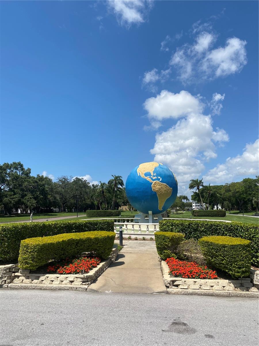 Image 13 of 37 For 2330 Ecuadorian Way 32