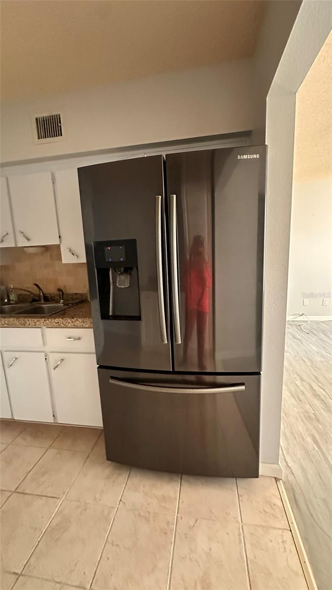 Image 6 of 37 For 2330 Ecuadorian Way 32