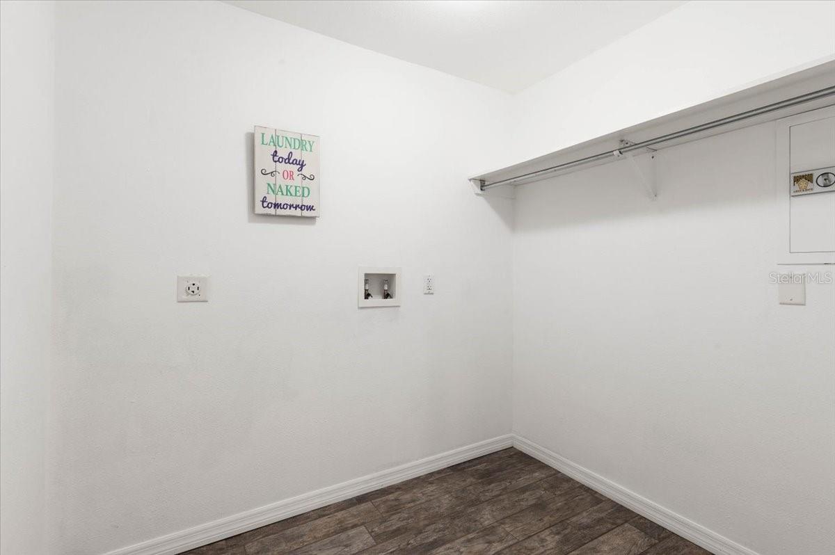 Image 15 of 46 For 3911 24th Avenue W