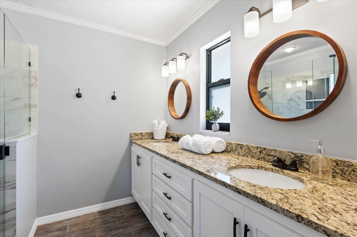 Image 18 of 46 For 3911 24th Avenue W