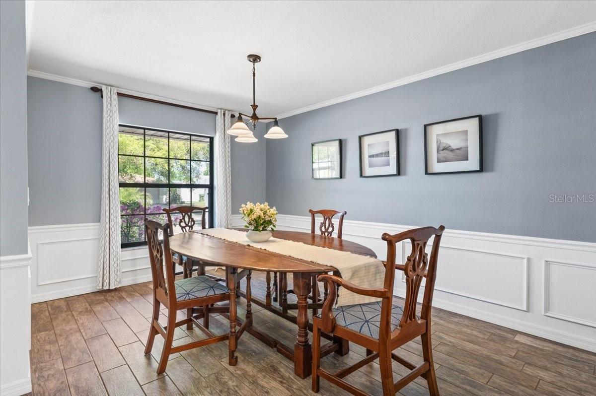 Image 3 of 46 For 3911 24th Avenue W