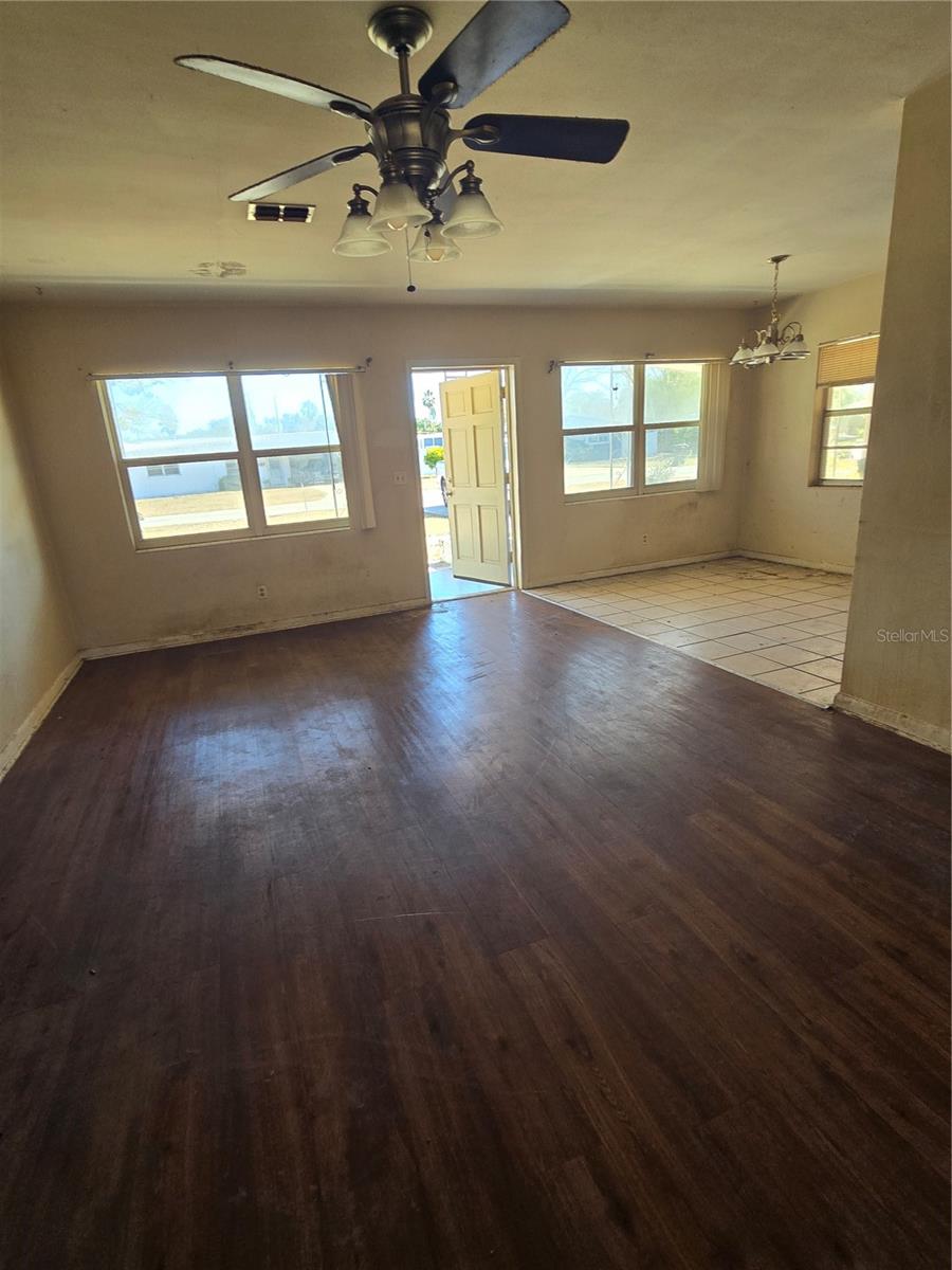 Image 11 of 26 For 711 9th Street Nw