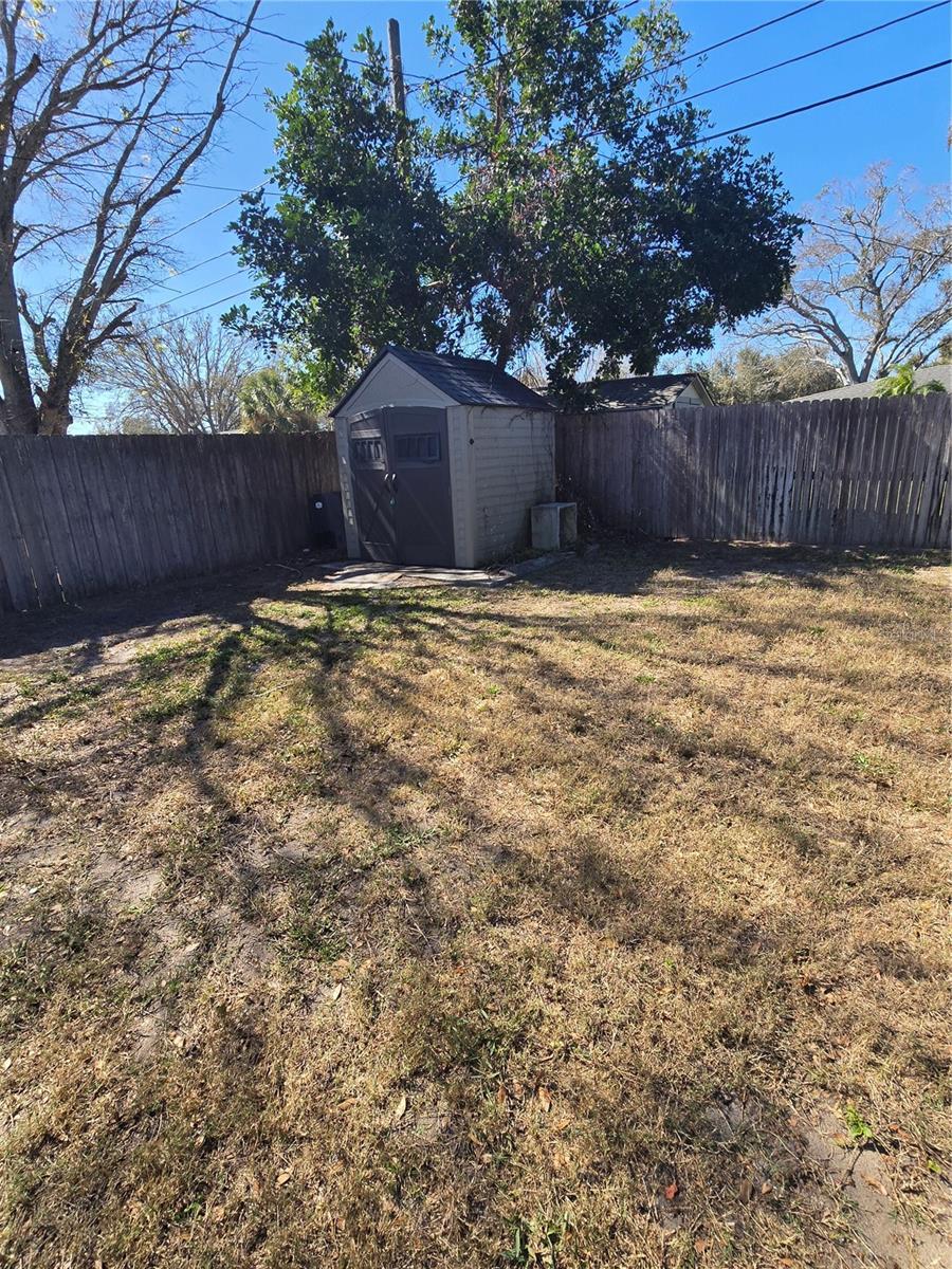 Image 17 of 26 For 711 9th Street Nw