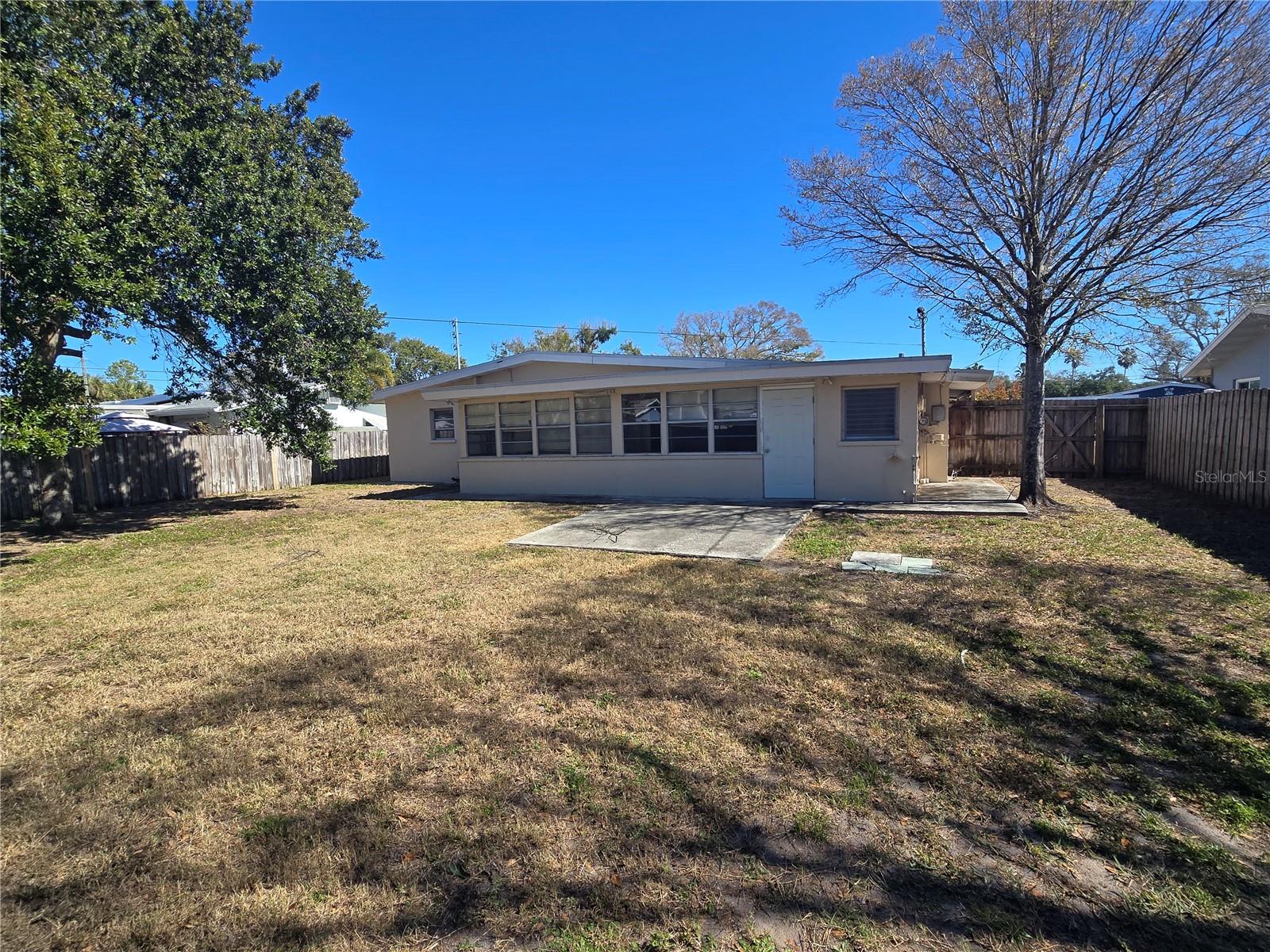 Image 18 of 26 For 711 9th Street Nw