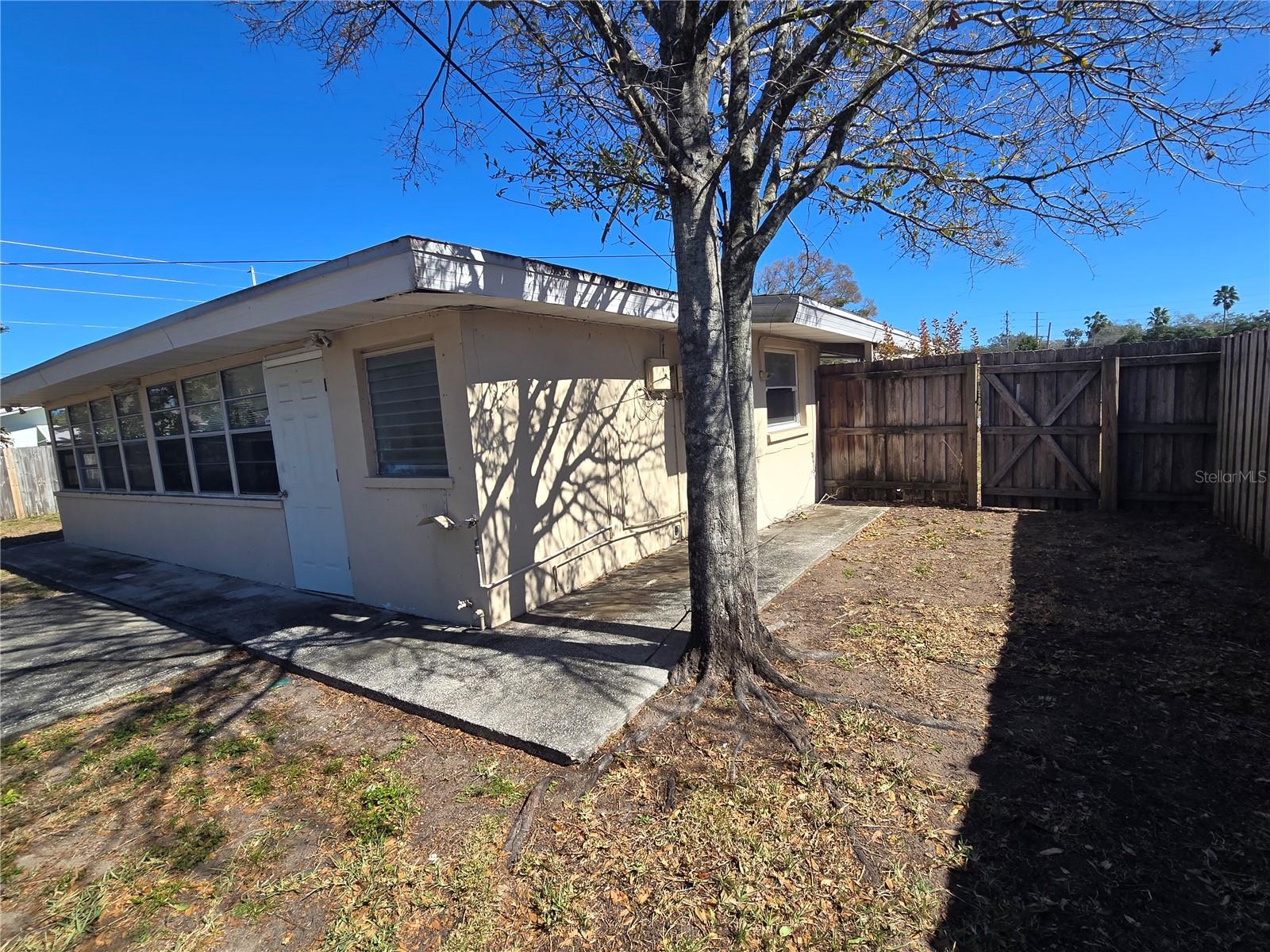 Image 19 of 26 For 711 9th Street Nw