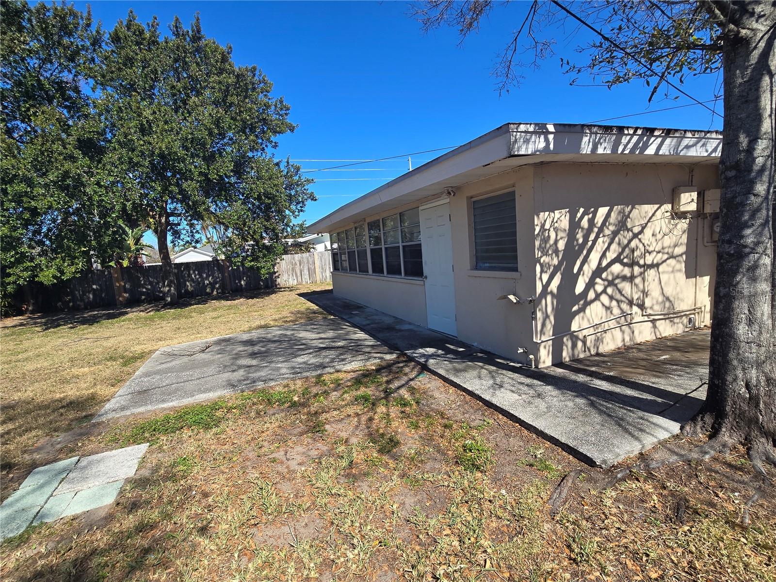 Image 20 of 26 For 711 9th Street Nw