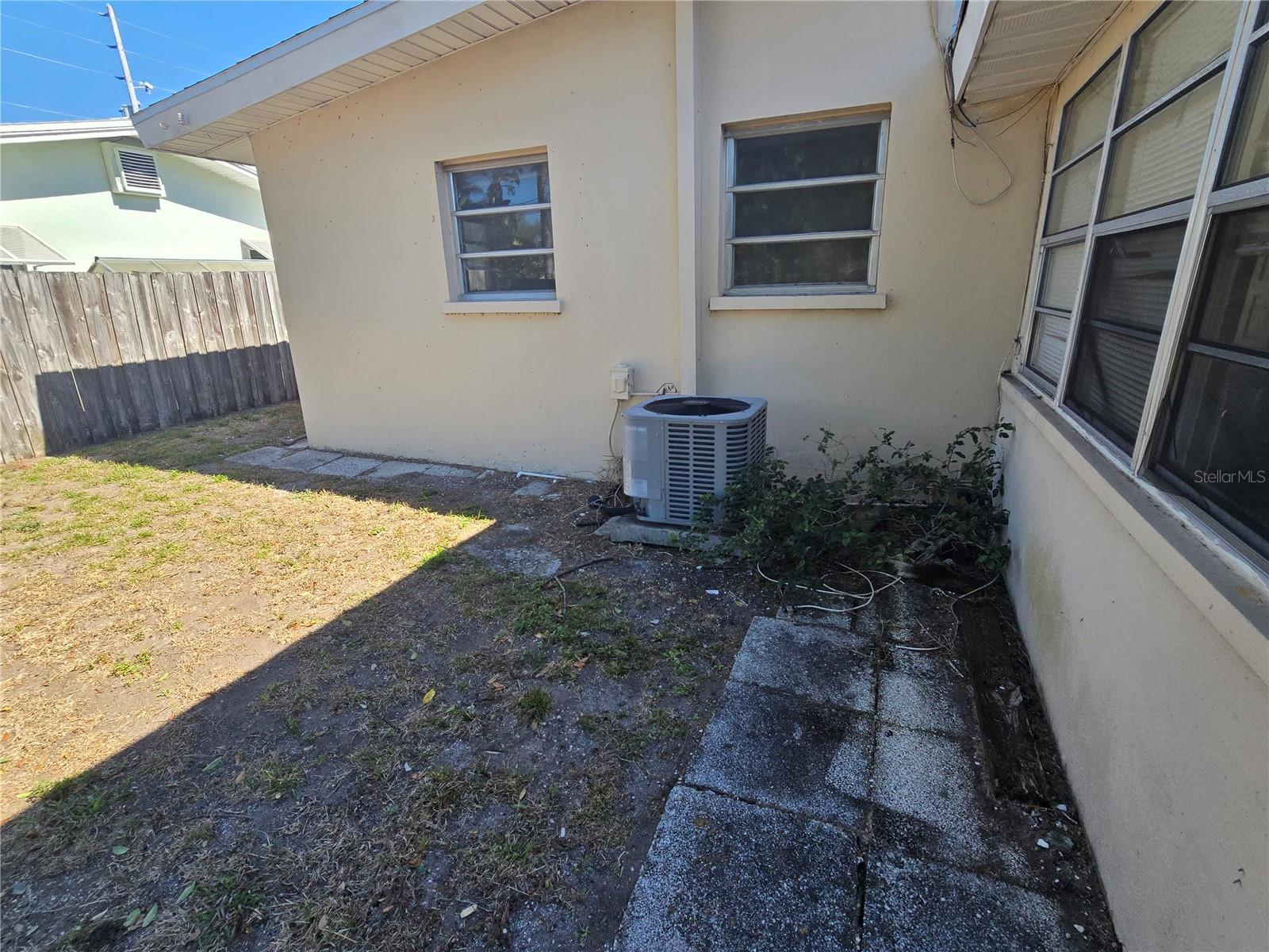 Image 21 of 26 For 711 9th Street Nw