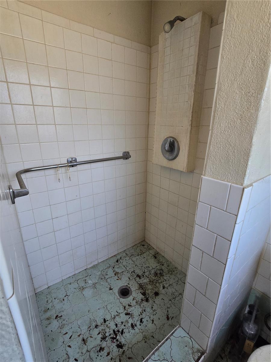 Image 9 of 26 For 711 9th Street Nw