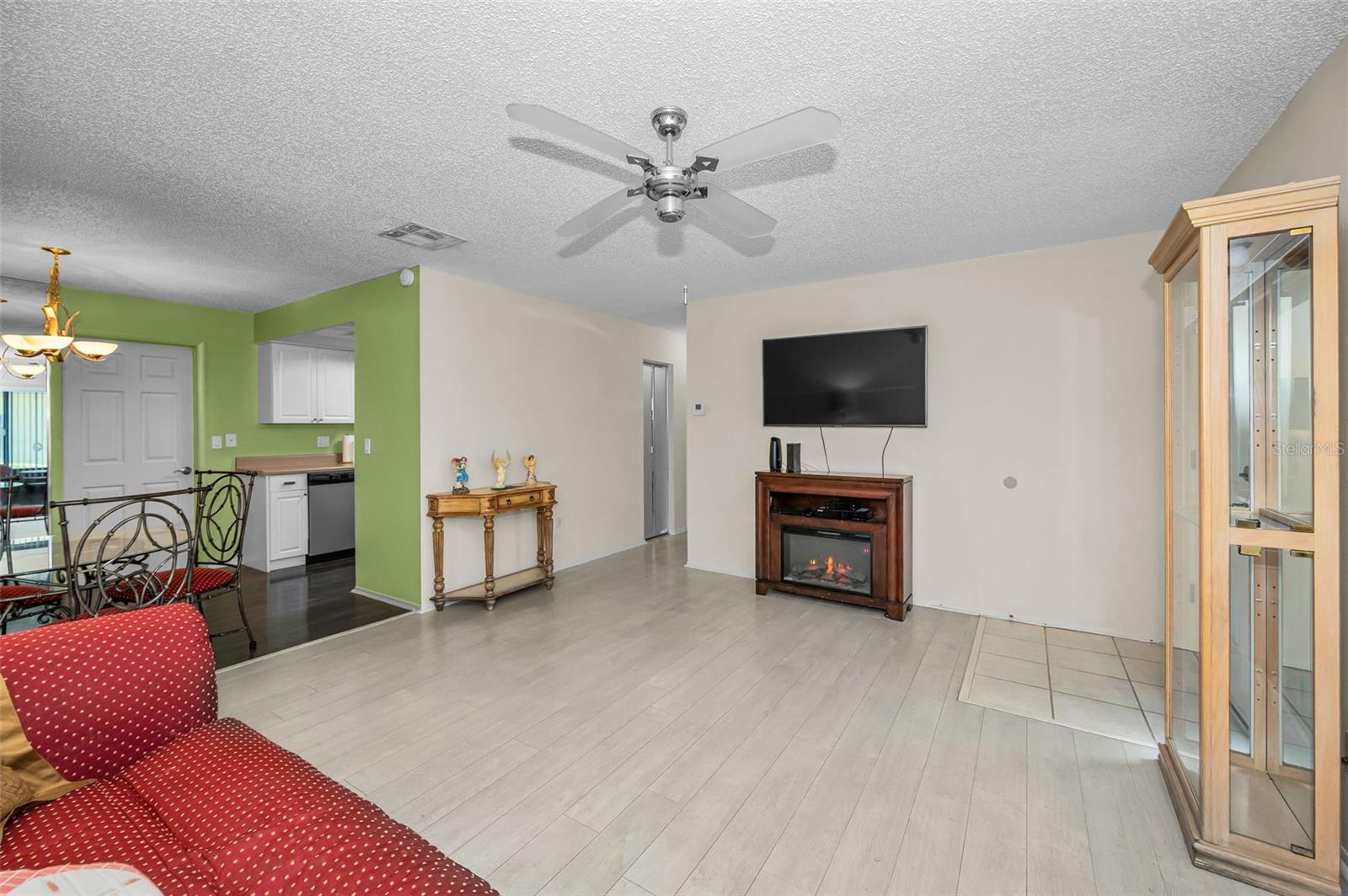 Image 21 of 41 For 1121 Queen Anne Drive C