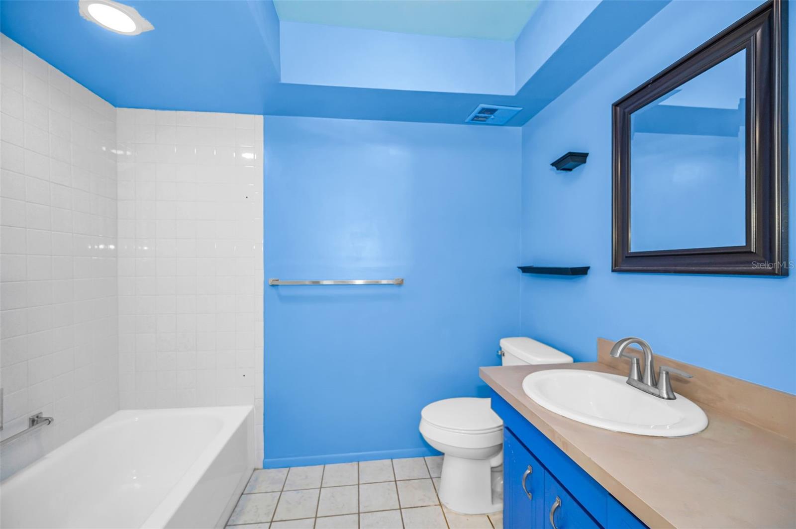 Image 32 of 41 For 1121 Queen Anne Drive C